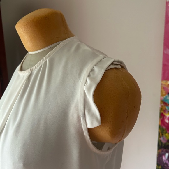 Ladies Sleeveless Dress Blouse. THX, thanks collection. White. EUC Size M. - Picture 2 of 6